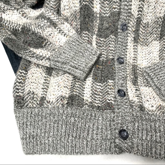 “Progressive Apparel” gray chevron knit cardigan-L - Picture 4 of 9